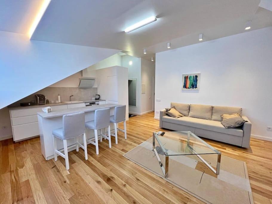 White 1 Bd Old Town Apartment By Hostlovers Kaunas Exterior photo